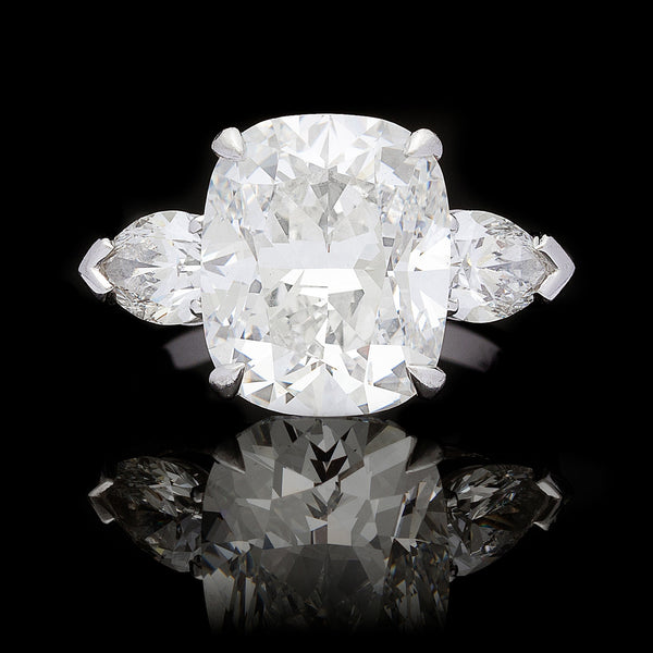 GRAFF リング Extraordinary GRAFF Cushion Cut Diamond Ring: 7.14 carats - 66mint