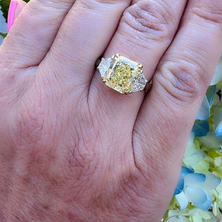 Cartier stamped 4.30ct Fancy Yellow Diamond Engagement Ring 66mint Fine Estate Jewelry
