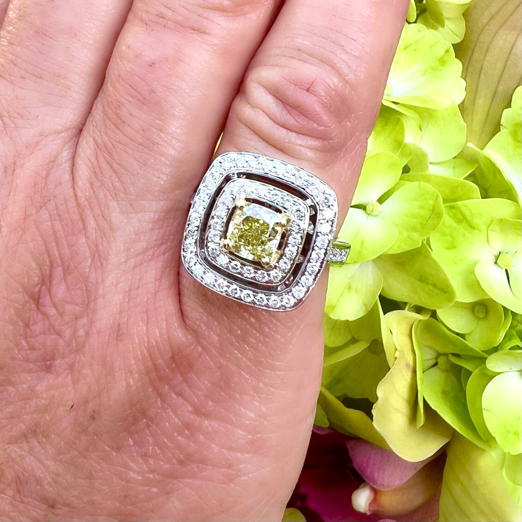 18kt White Gold Yellow Diamond Ring