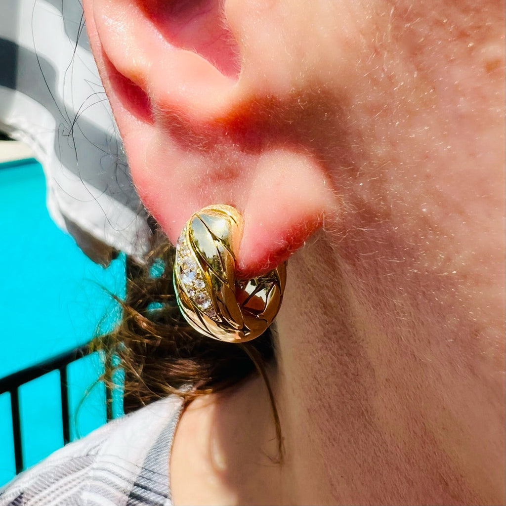 Maria Canale Petal Diamond & 18k Gold Huggie Hoop Earrings