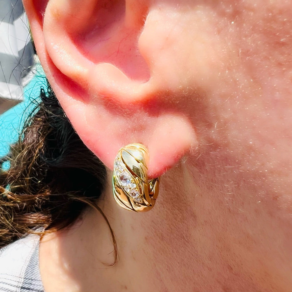 Maria Canale Petal Diamond & 18k Gold Huggie Hoop Earrings