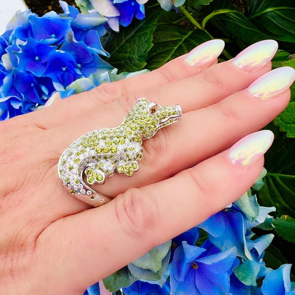 Sculptural Pasquale Bruni Gem-Set & 18k White Gold Crocodile Ring