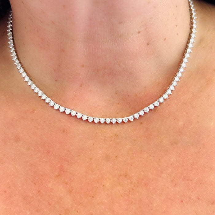 11.70 carat White Gold Diamond Line Necklace