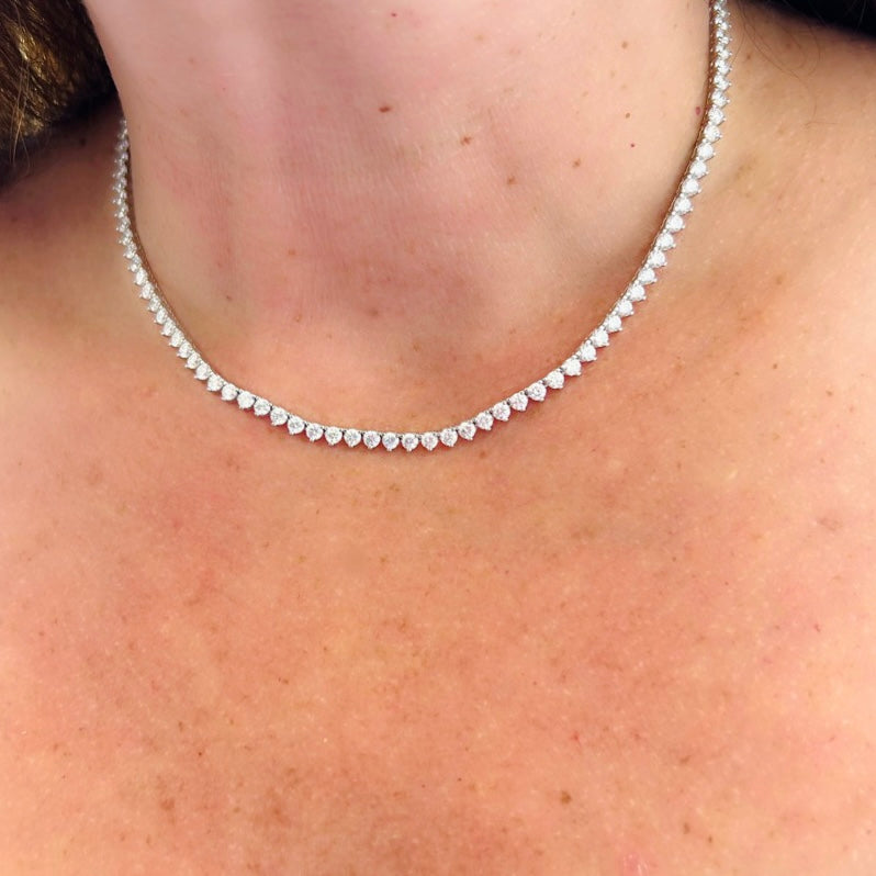11.70 carat White Gold Diamond Line Necklace