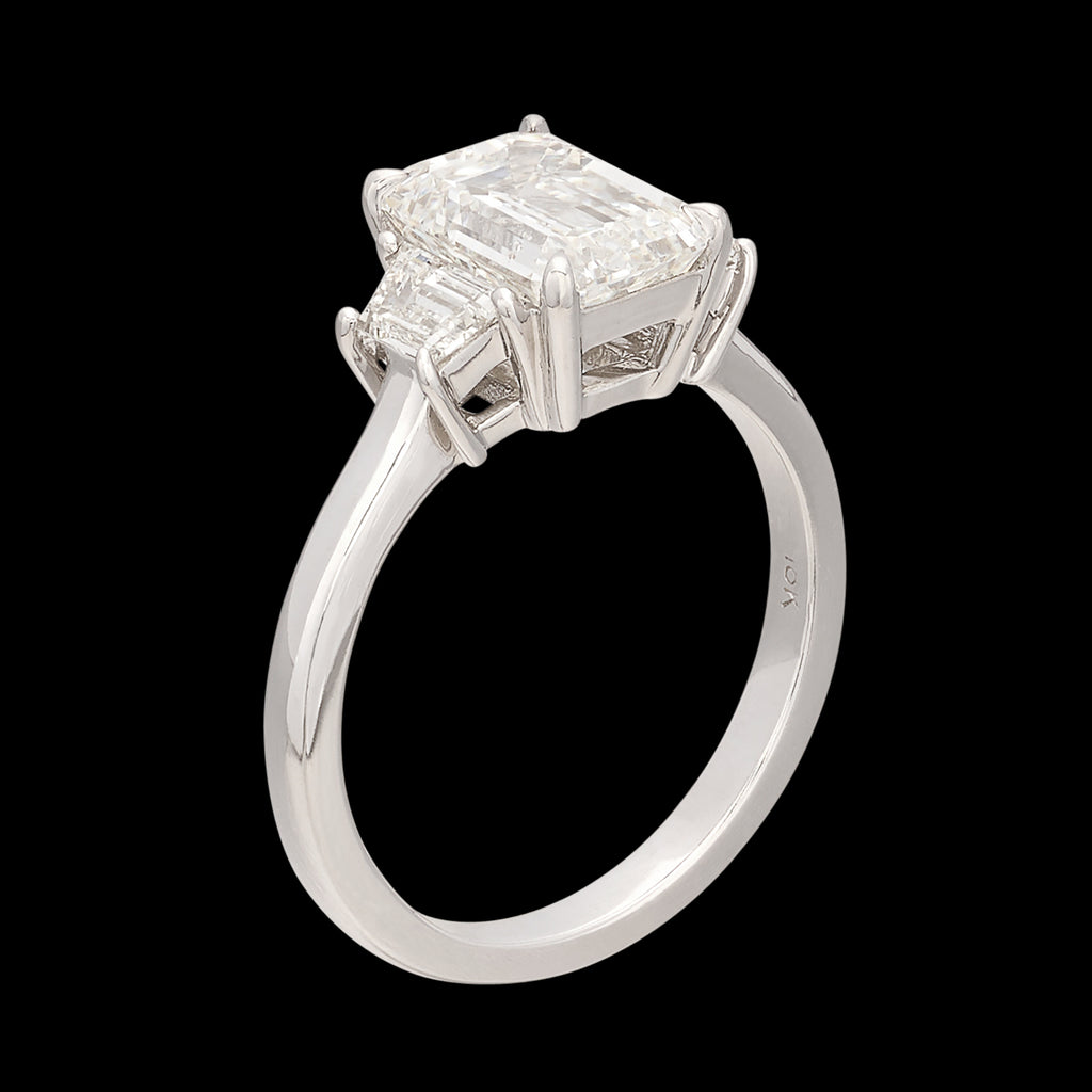 18kt White Gold 2.50 carat GIA Emerald Cut Diamond Ring