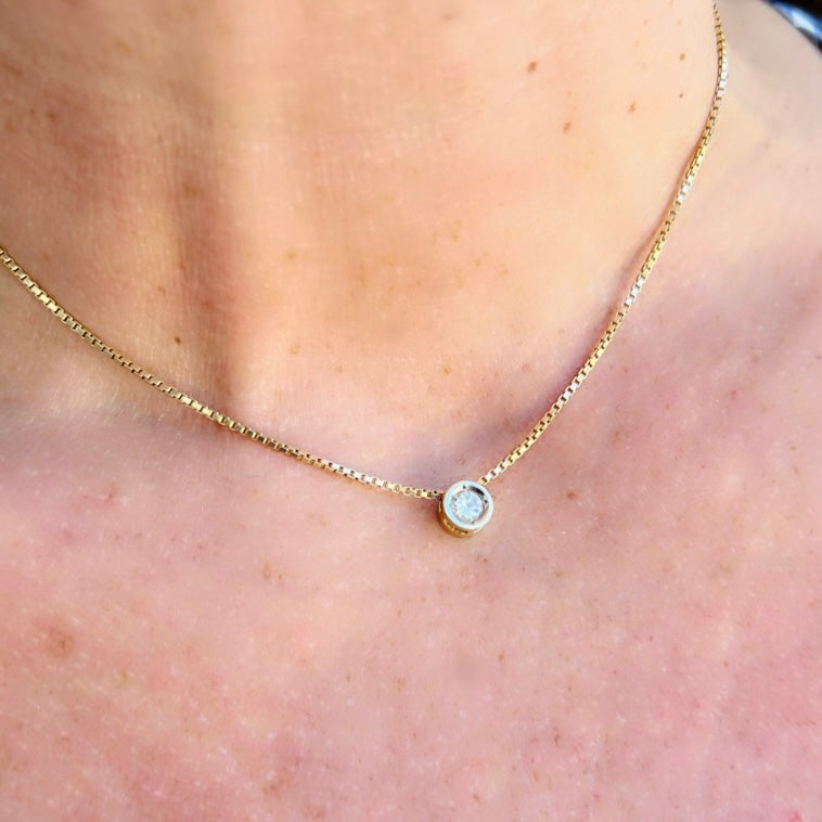 14 karat Yellow Gold Solitaire Diamond Necklace