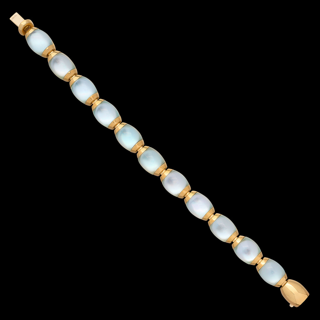 18 karat Yellow Gold Moon Stone Bracelet