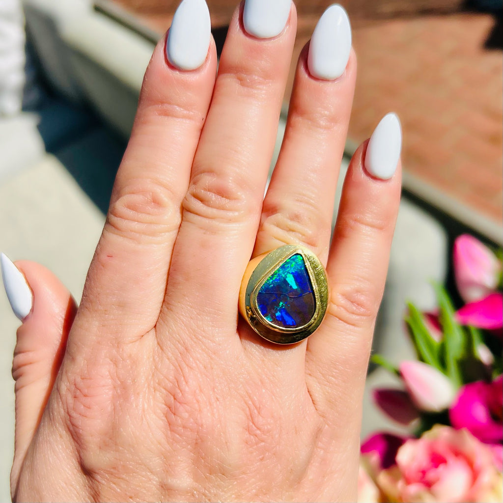 18kt Yellow Gold Pear Shaped Australian Opal Ring