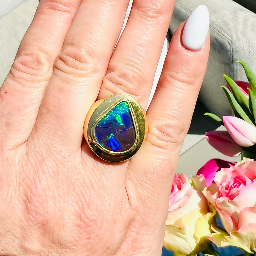 18kt Yellow Gold Pear Shaped Australian Opal Ring