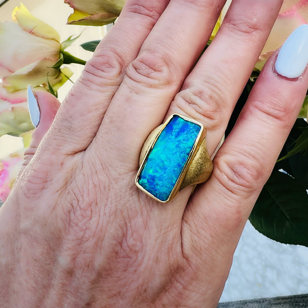18kt Yellow Gold Estate Australian Opal Ring