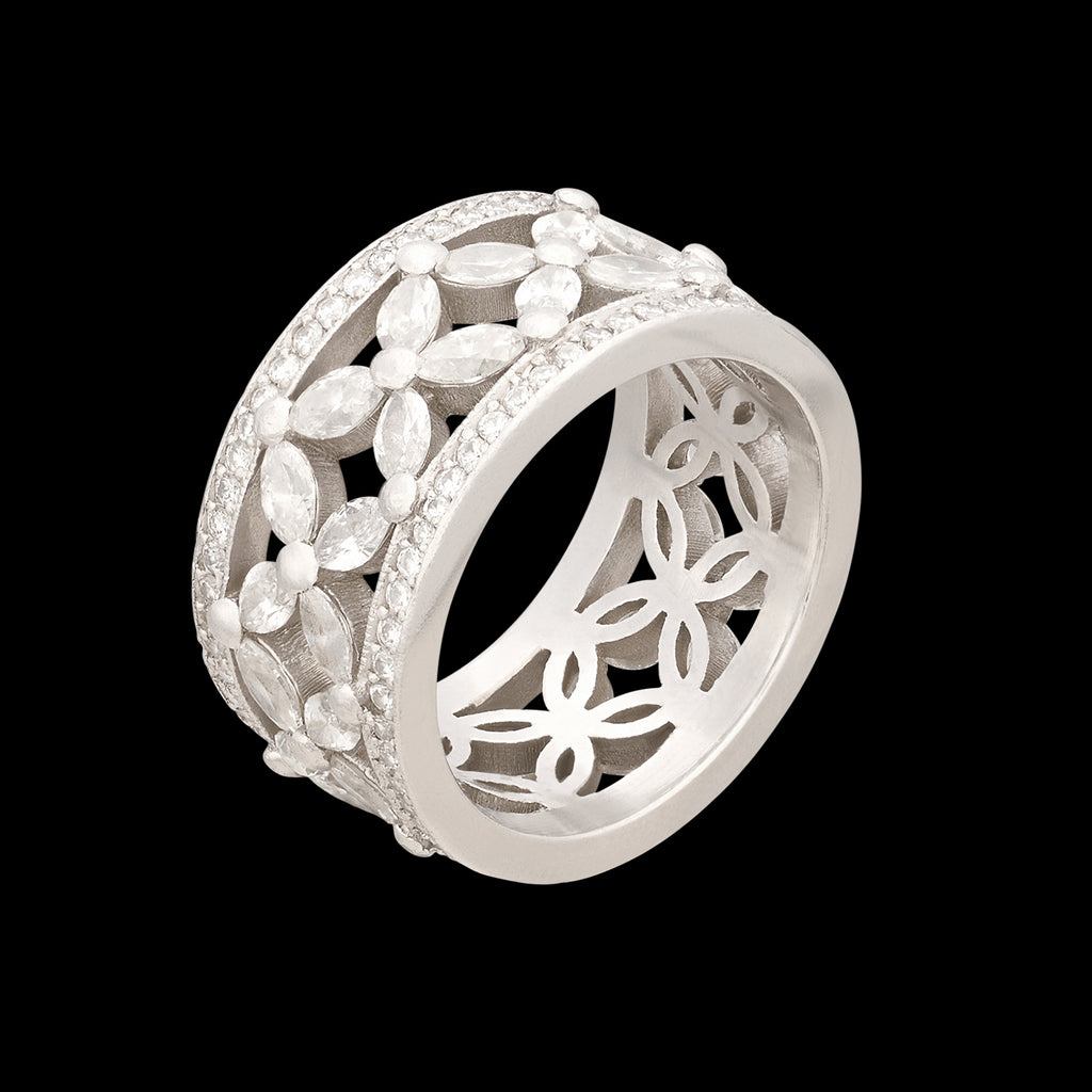 18k White Gold Floral Diamond Fashion Ring