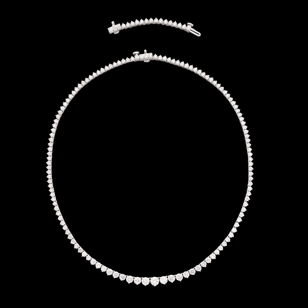 Stunning 18kt Graduated Diamond Line Necklace
