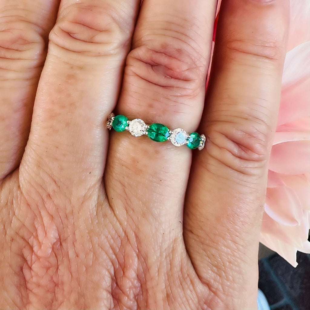 18kt White Gold Emerald & Diamond Band Ring