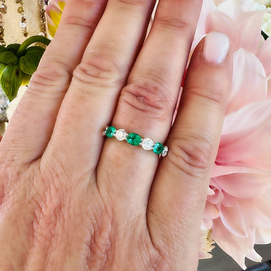 18kt White Gold Emerald & Diamond Band Ring