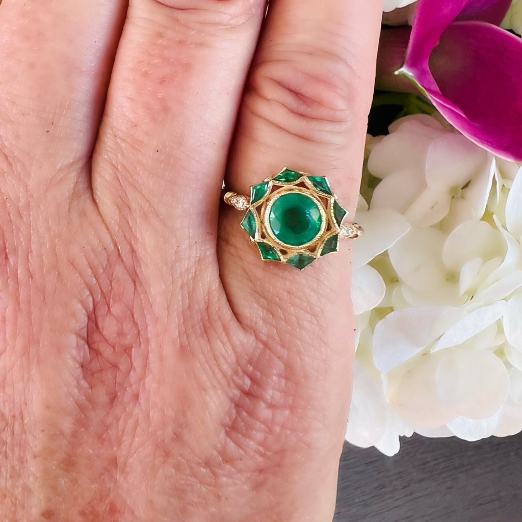 14kt Yellow Gold Emerald & Diamond Starburst Ring