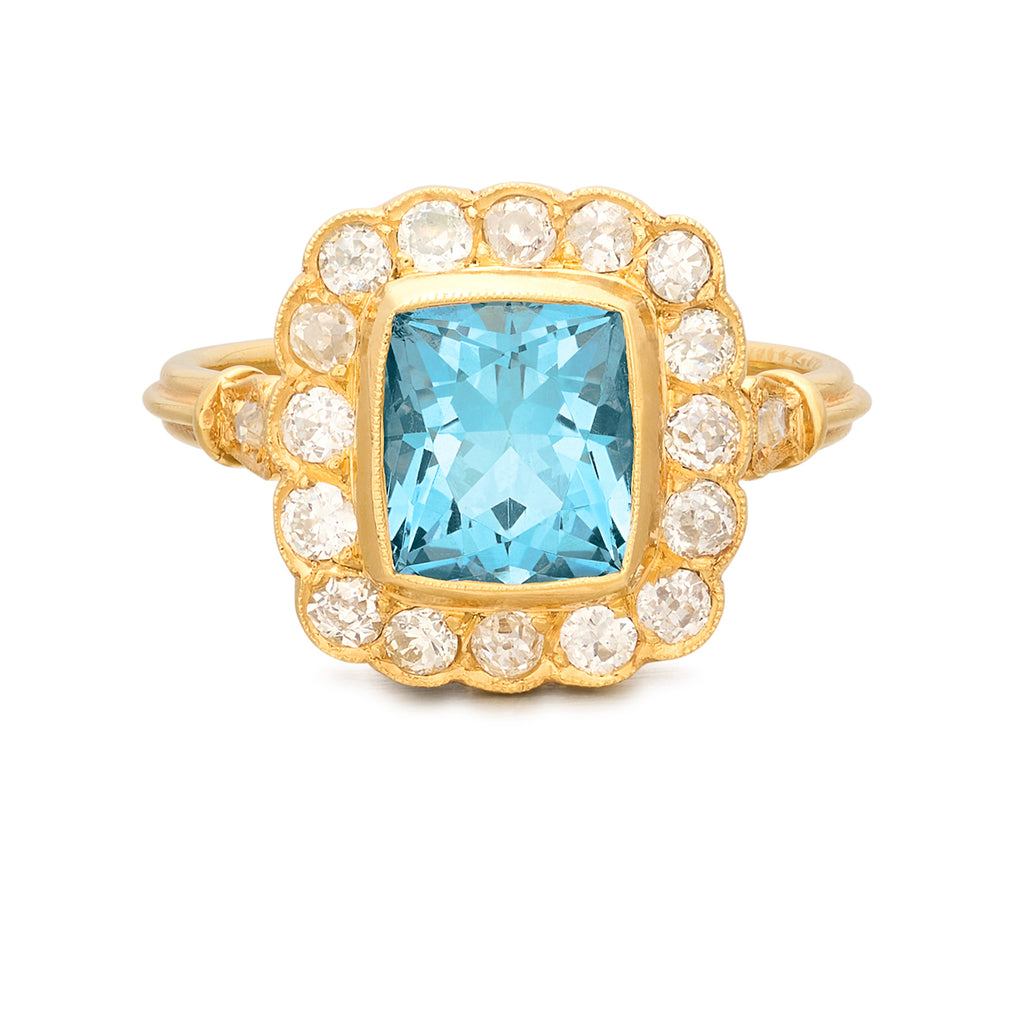 18kt Yellow Gold Vibrant Aquamarine & Diamond Ring
