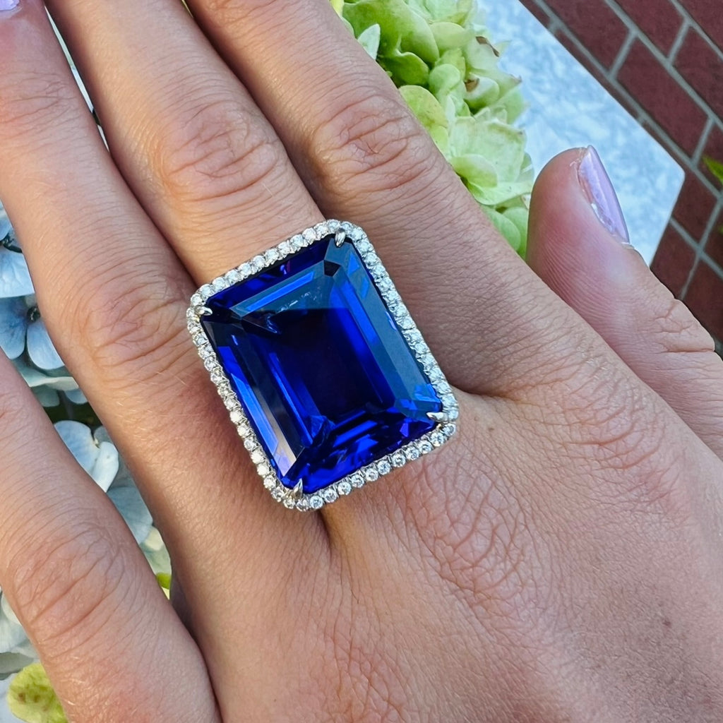Exceptional 24.66ct Vibrant Tanzanite & Diamond Platinum Ring