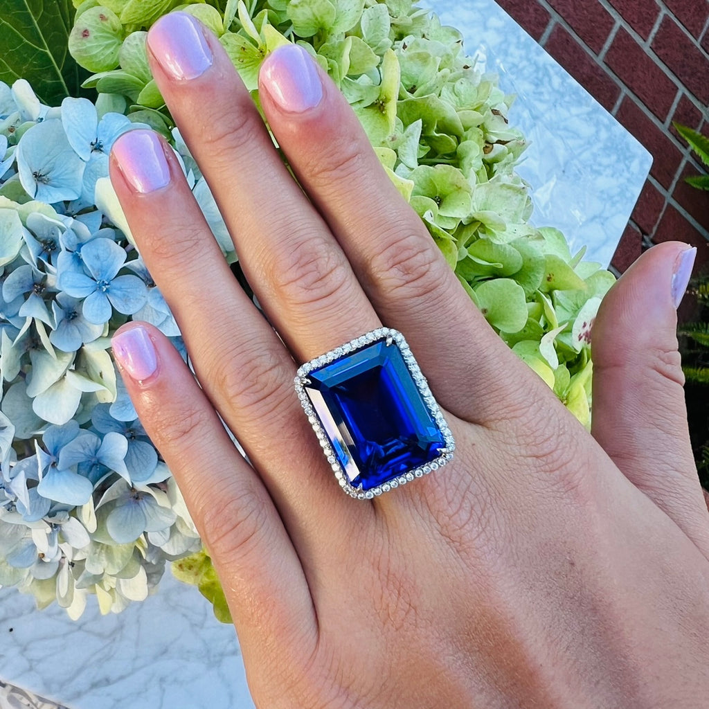 Exceptional 24.66ct Vibrant Tanzanite & Diamond Platinum Ring