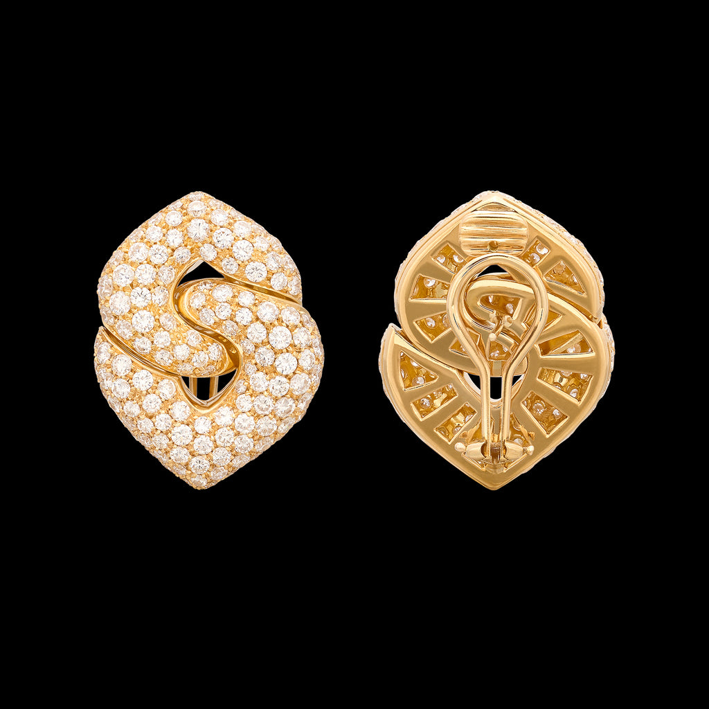 Elegant 18kt Diamond Drop Earrings