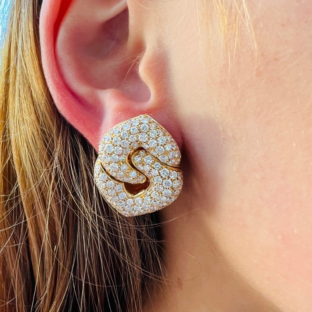 Elegant 18kt Diamond Drop Earrings