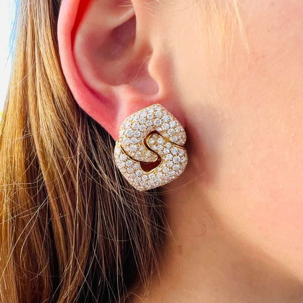 Elegant 18kt Diamond Drop Earrings