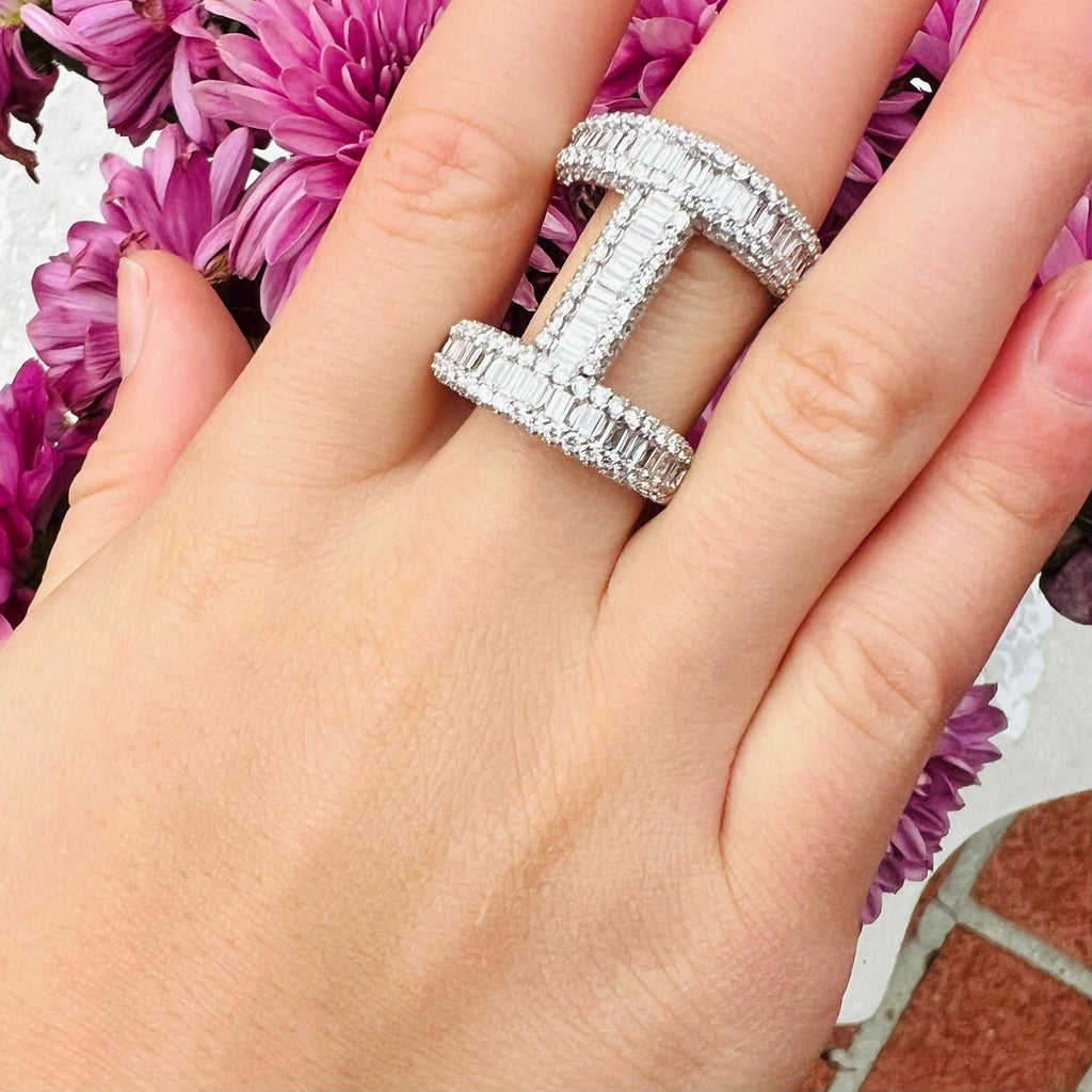 18k White Gold and Diamond Vertical Bar Ring