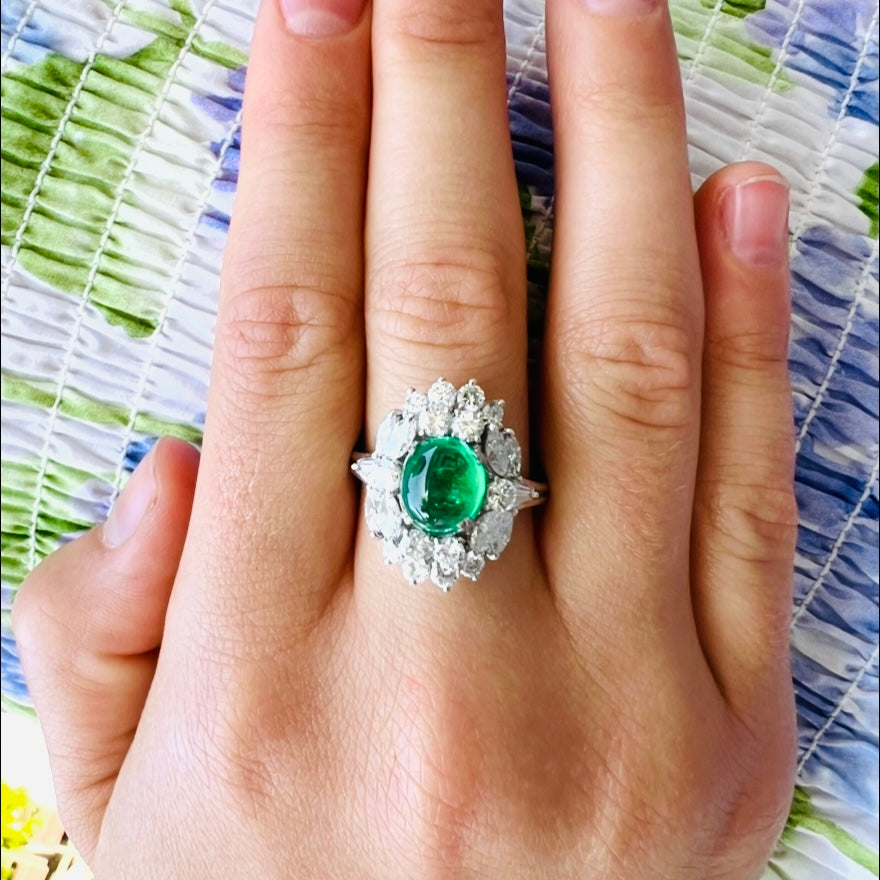 Gorgeous Colombian Emerald & Diamond Ring