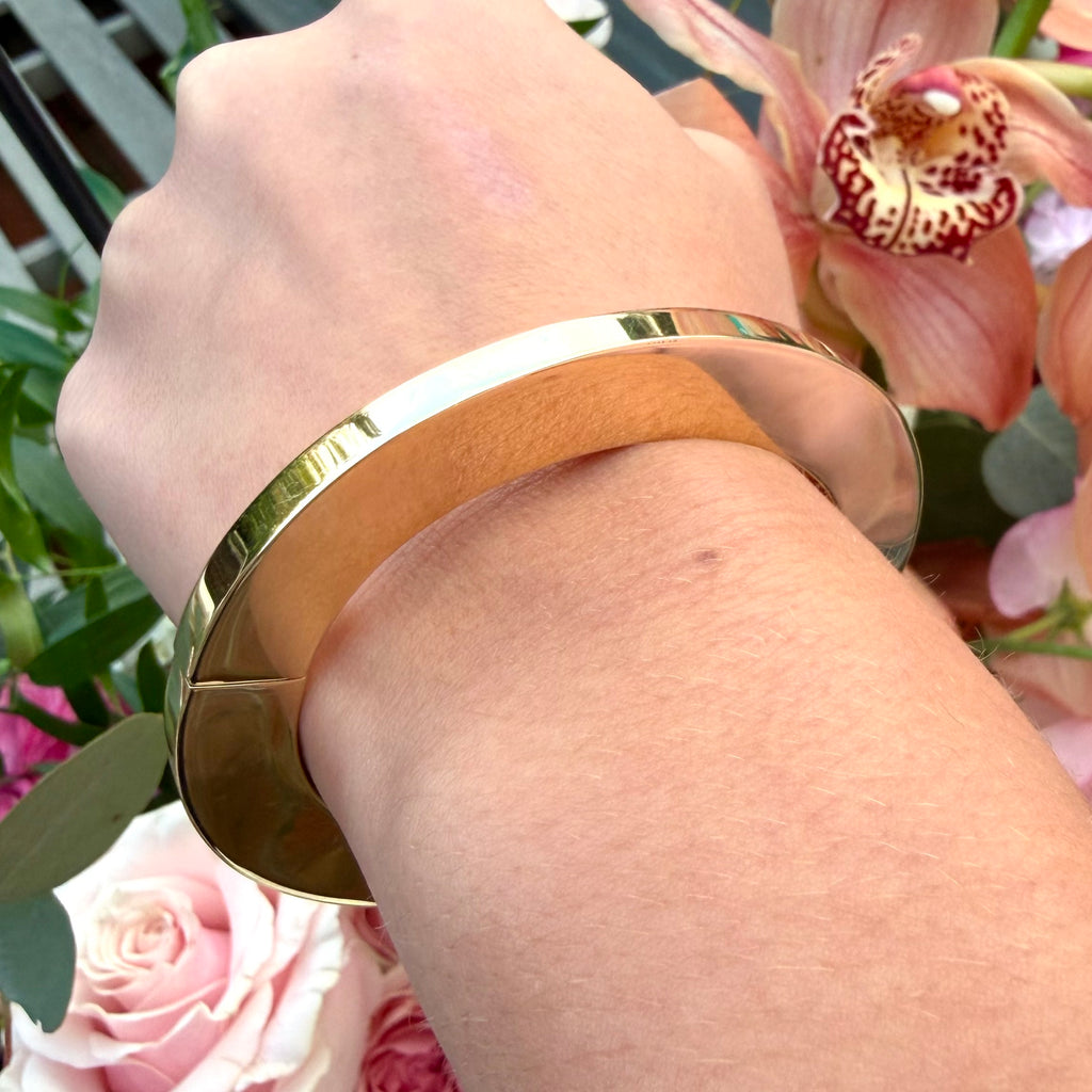 Modern 14k Yellow Gold Bangle Bracelet