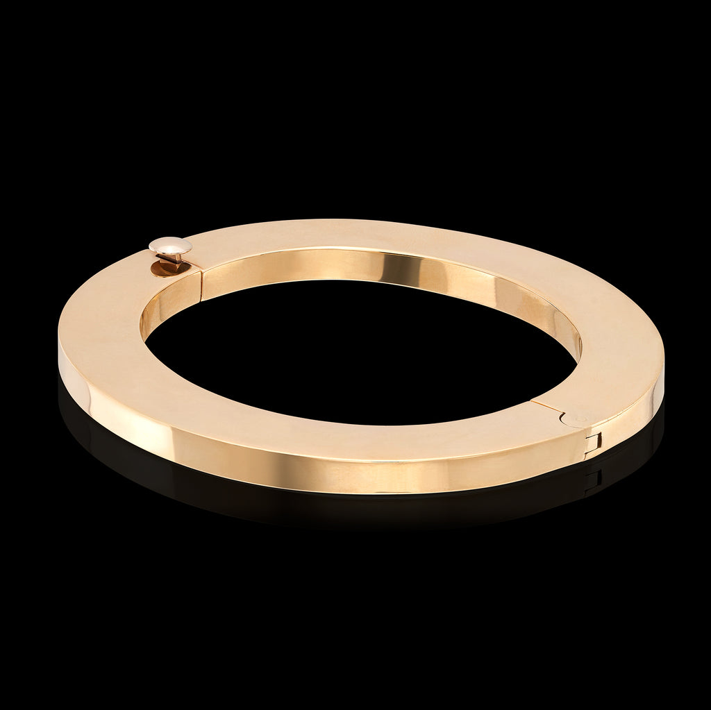 Modern 14k Yellow Gold Bangle Bracelet