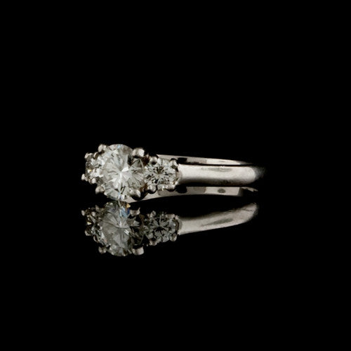 0.90ct tw Round Diamond, Plat. Ring1