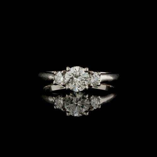 0.90ct tw Round Diamond, Plat. Ring