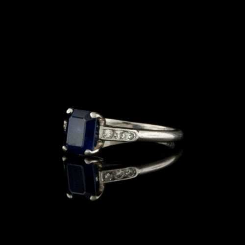 1.00ct Emerald Cut Sapphire Ring1