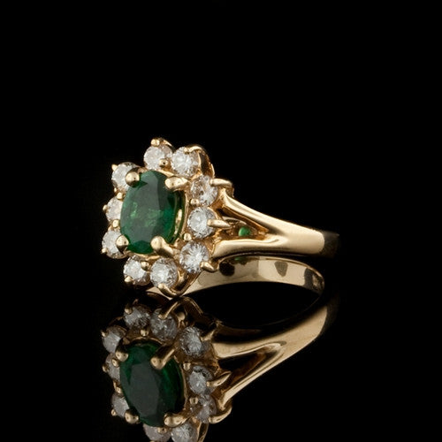 1.00ct Oval Emerald & Diamond Ring1