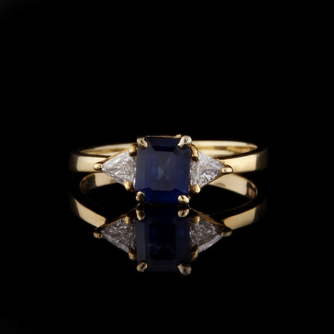 1.03ct Sapphire & Diamond 18KT Ring