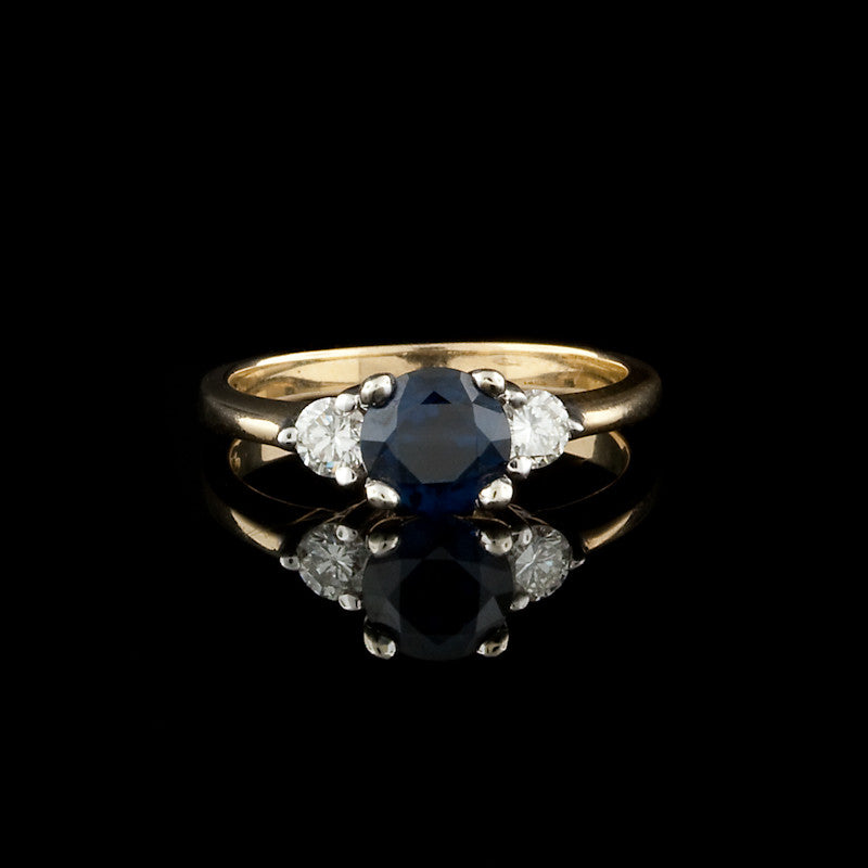 Lovely Sapphire & Diamond Ring