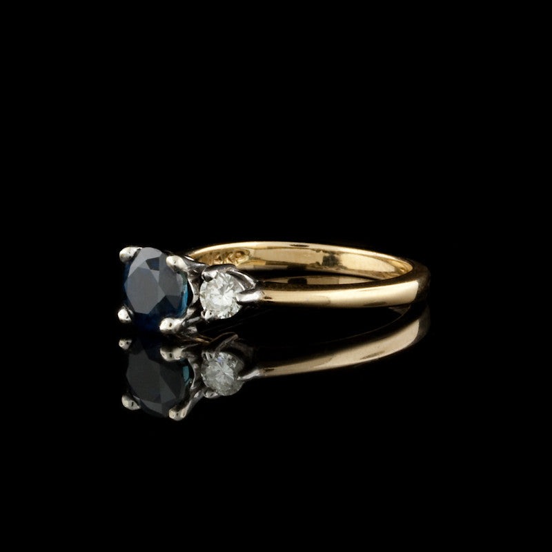 Lovely Sapphire & Diamond Ring