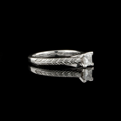 0.35ct tw Princess Cut Diamond Ring