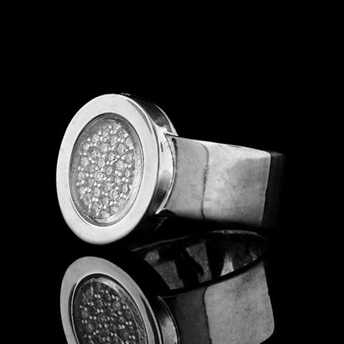 18KT Circle Diamond Ring