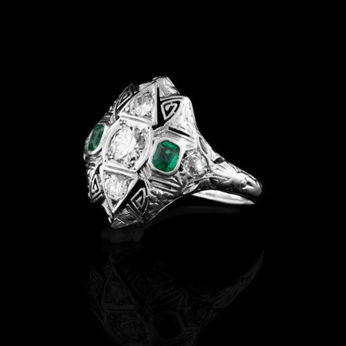 18Kt Emerald & Diamond Ring
