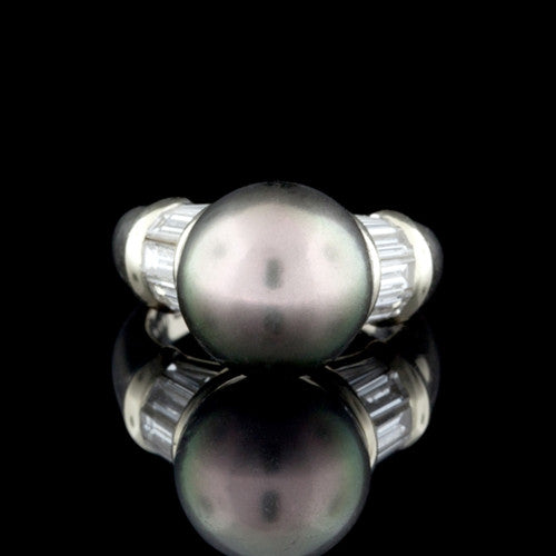 Black Pearl & Diamond 18Kt Ring