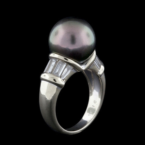 Black Pearl & Diamond 18Kt Ring