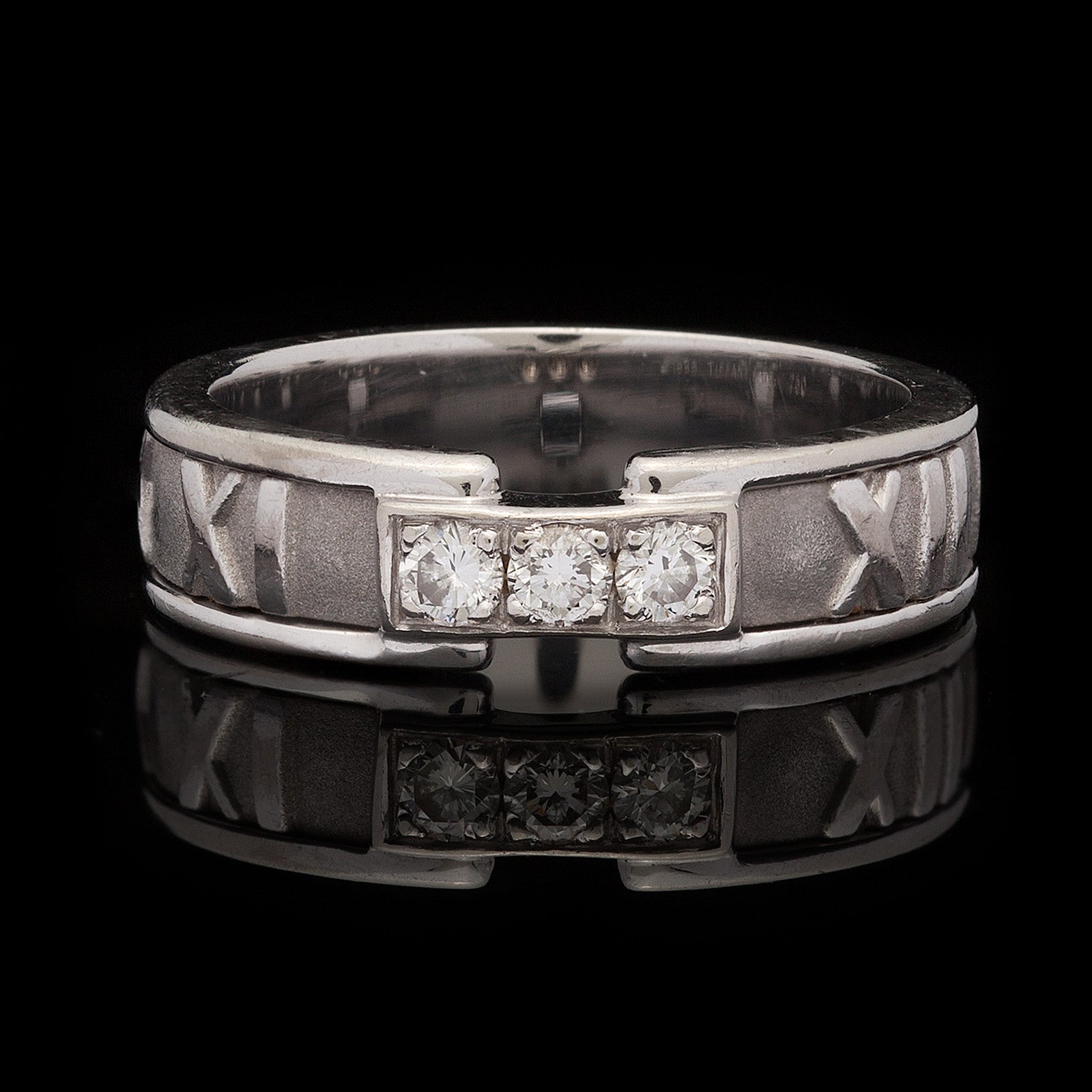 Tiffany Co. Diamond 18Kt Atlas Ring 66mint Fine Estate Jewelry