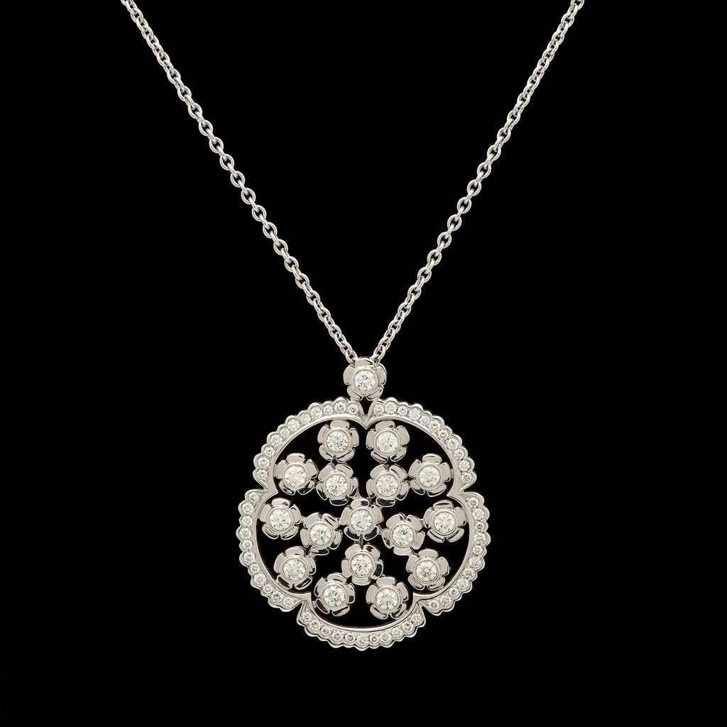Pre-Owned Louis Vuitton 18K White Gold Flower Diamond Necklace Length: –