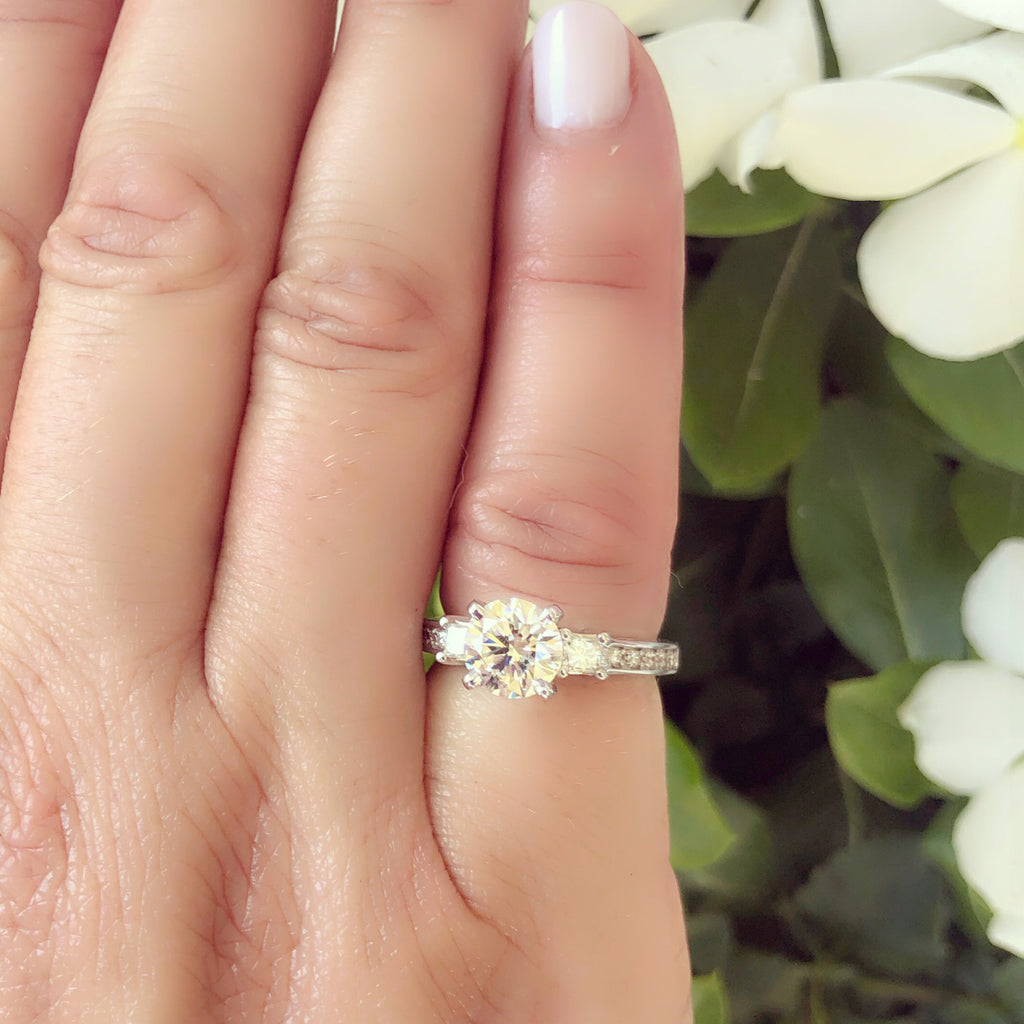 GIA 1.30-ct Round Brilliant Diamond Gold Ring