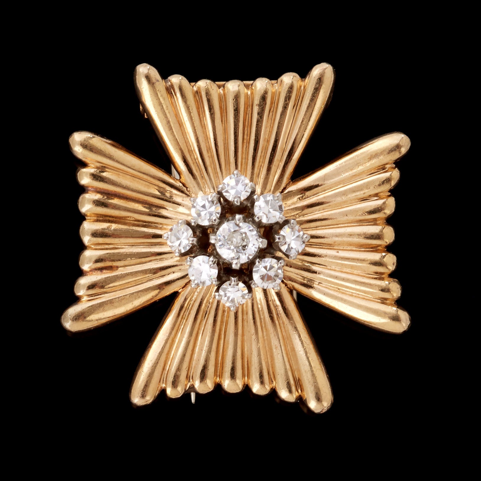 Ever Blossom Brooch, Yellow Gold, Onyx & Diamonds - Jewelry