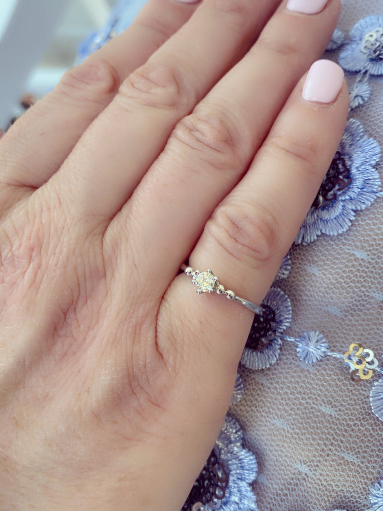 Diamond & Platinum Engagement Ring