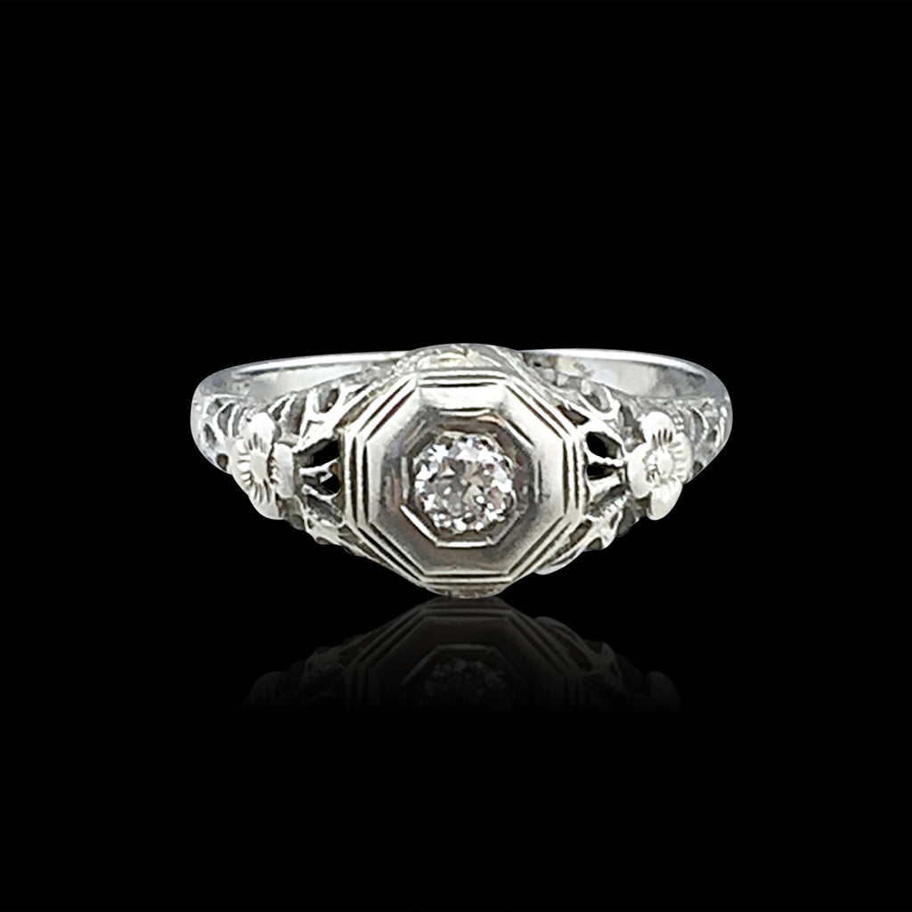 18kt White Gold Filigree Diamond Ring