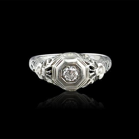 18kt White Gold Filigree Diamond Ring