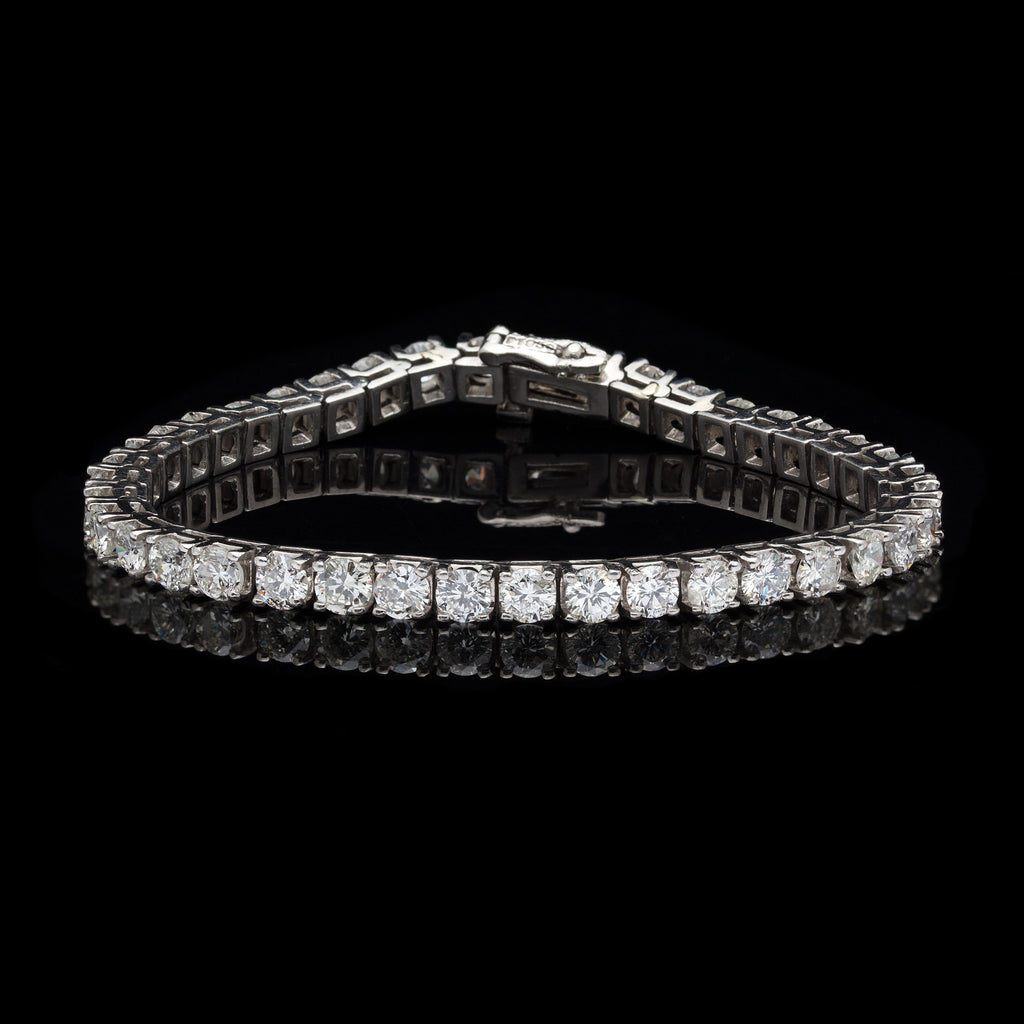 Lovely Platinum & Diamond Tennis Bracelet