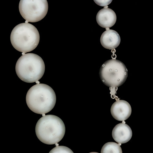 9.3-13.7mm Graduated Pearl Necklace2